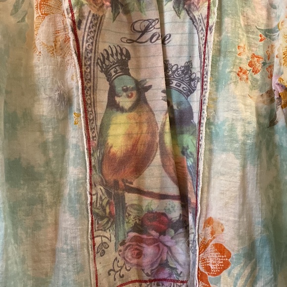 Like new Super cute button down long sleeve blouse. Sheer / lightweight Sz XL - Picture 3 of 5